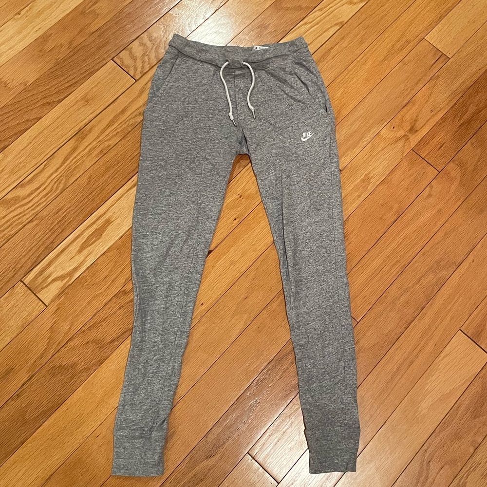 NIKE Gray Jogger Sweatpants/ Legging Pants Size XS